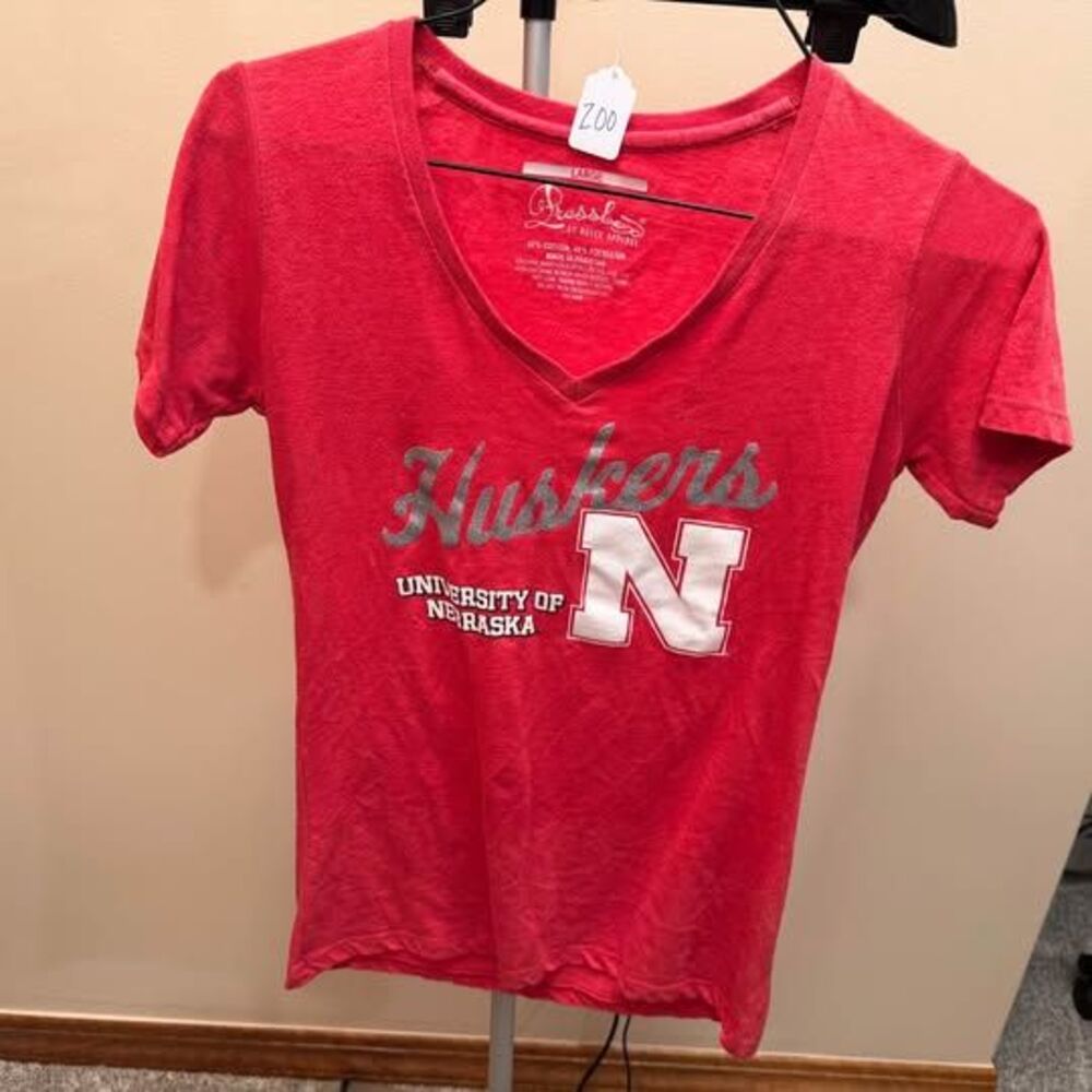 Large Nebraska Huskers Red V-Neck T-Shirt